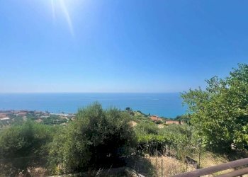 9.jpg - Villa Regione Leschea, Cipressa - photo 9