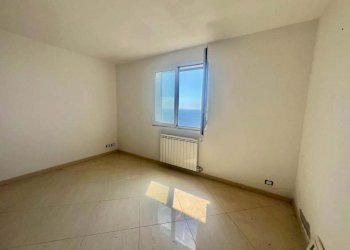 7.jpg - Villa Regione Leschea, Cipressa - photo 24