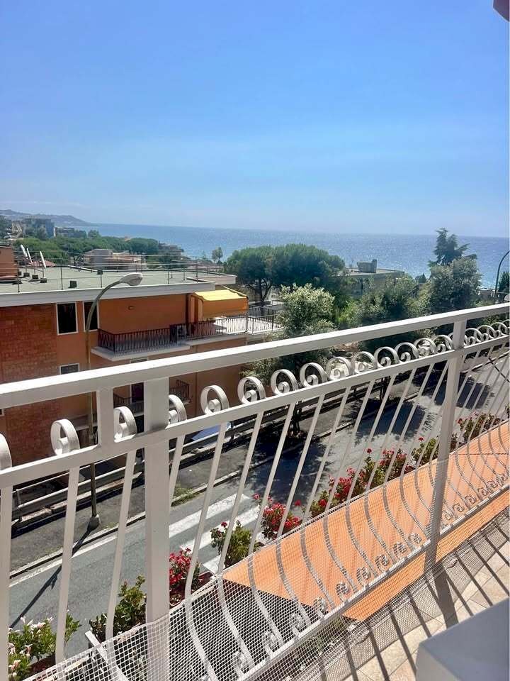 2.jpg - Trilocale via Padre Semeria 456, Sanremo - foto 3