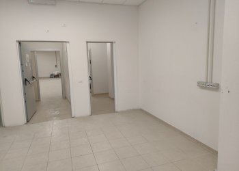 18.jpg - Warehouse strada Valle Armea, Sanremo - photo 19