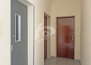 vano scala condominiale - Quadrilocale Via Verbano 16, Leggiuno - foto 16