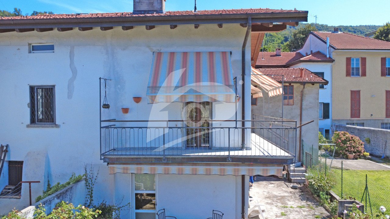 facciata-sud.jpg - Porzione di casa Contrada Conti Coco 20/2, Cocquio-Trevisago - foto 3