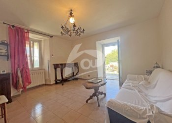 salotto-pt.jpg - Porzione di casa Contrada Conti Coco 20/2, Cocquio-Trevisago - foto 17