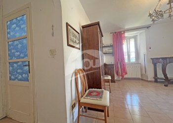 salotto1-pt.jpg - Porzione di casa Contrada Conti Coco 20/2, Cocquio-Trevisago - foto 18