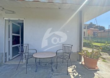 area esterna privata.jpg - Porzione di casa Contrada Conti Coco 20/2, Cocquio-Trevisago - foto 25