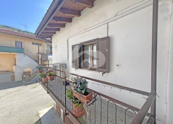 balcone4.jpg - Porzione di casa Contrada Conti Coco 20/2, Cocquio-Trevisago - foto 26