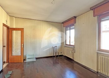 salone - Appartamento Via Carlo Colombo 22, Travedona-Monate - foto 6