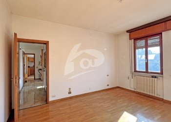 camera da letto - Appartamento Via Carlo Colombo 22, Travedona-Monate - foto 12