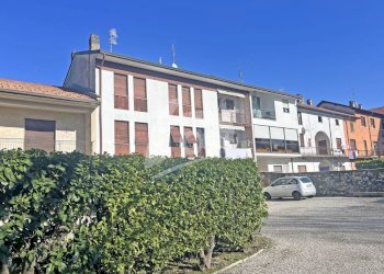 ingresso carraio - Appartamento Via Carlo Colombo 22, Travedona-Monate - foto 18