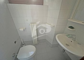 bagno - Locale Commerciale Via Labiena 11, Laveno-Mombello - foto 7