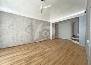 negozio/ufficio - Locale Commerciale Via Labiena 11, Laveno-Mombello - foto 11