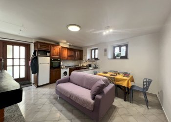 soggiorno - Three-room apartment Via Gramsci 21, Laveno-Mombello - photo 6