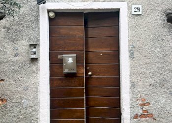 ingresso corte - Three-room apartment Via Gramsci 21, Laveno-Mombello - photo 16