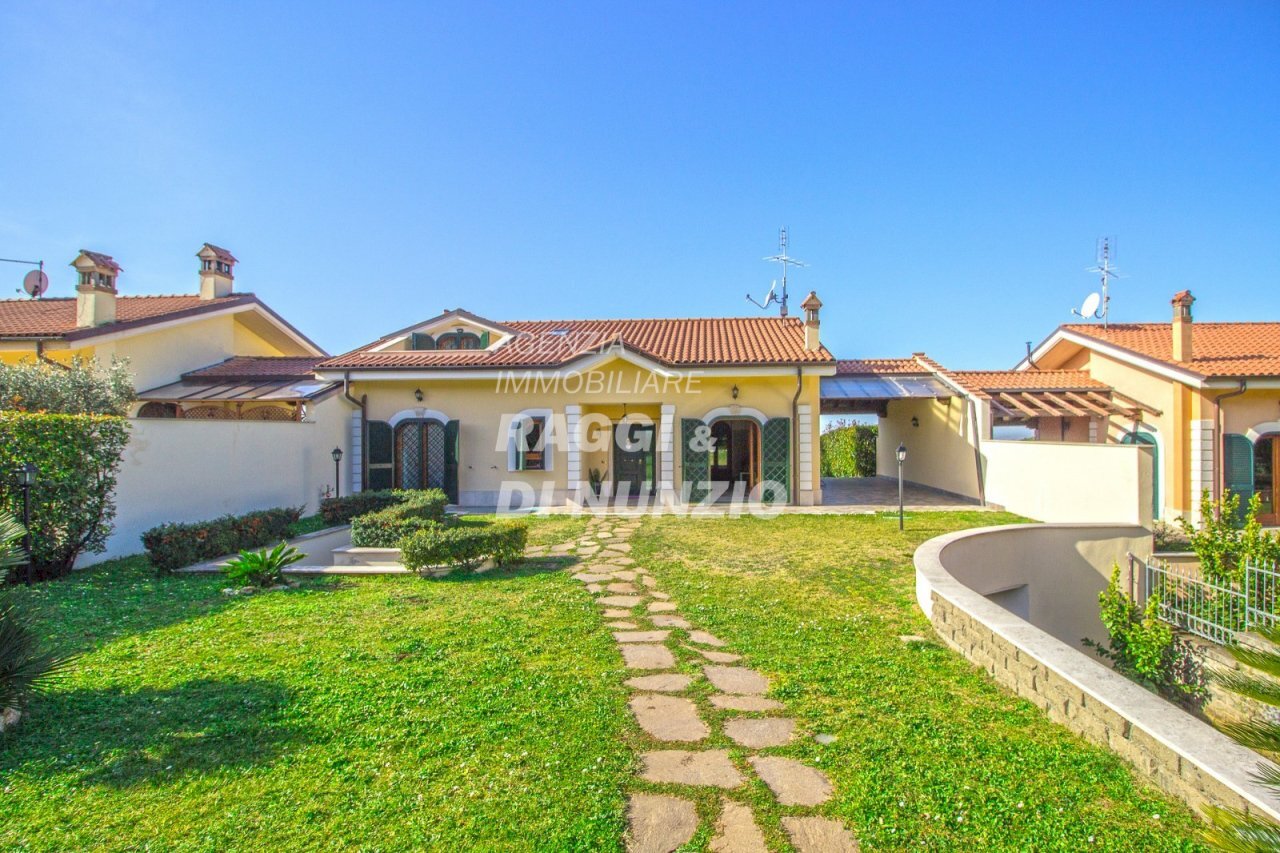 WhatsApp Image 2025-02-18 at 11.12.09.jpg - Villa Via Padre Antonio Rocchi  78, Grottaferrata - foto 1