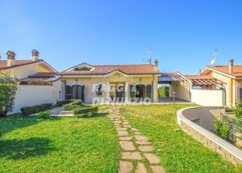 WhatsApp Image 2025-02-18 at 11.12.09.jpg - Villa Via Padre Antonio Rocchi  78, Grottaferrata - foto 1