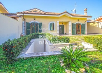 WhatsApp Image 2025-02-18 at 11.12.09 (1).jpg - Villa Via Padre Antonio Rocchi  78, Grottaferrata - foto 2