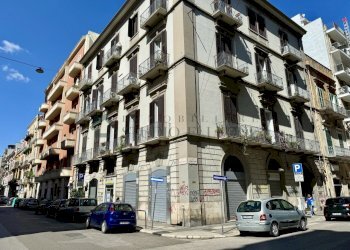 IMG_7082.JPG - Locale Commerciale VIA VISCONTI  85, Bari - foto 5