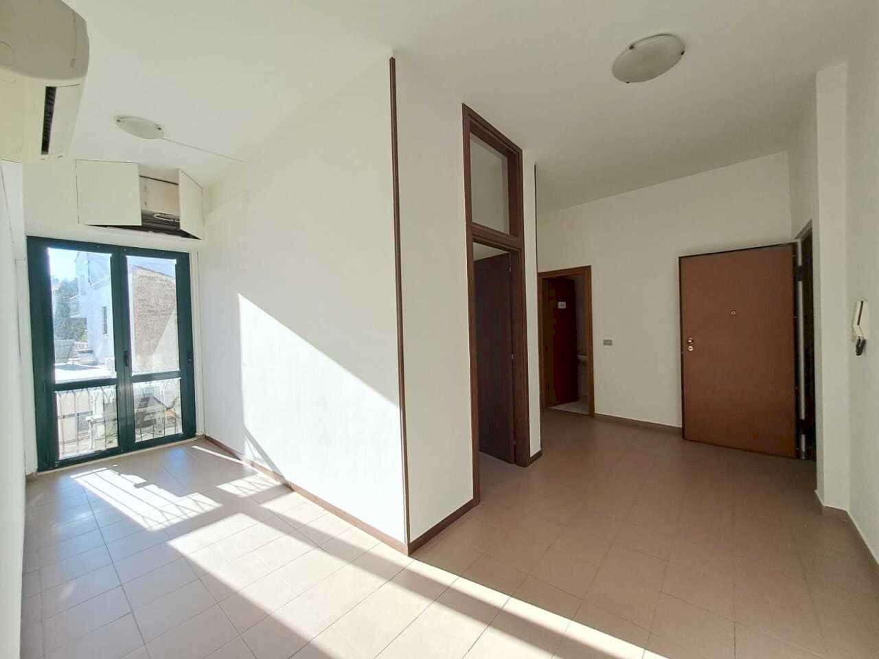 WhatsApp Image 2025-10-09 at 17.13.03.jpeg - Office Via Rimembranze, Amelia - photo 1