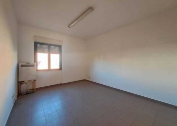 WhatsApp Image 2025-10-09 at 17.13.05 (1).jpeg - Office Via Rimembranze, Amelia - photo 10