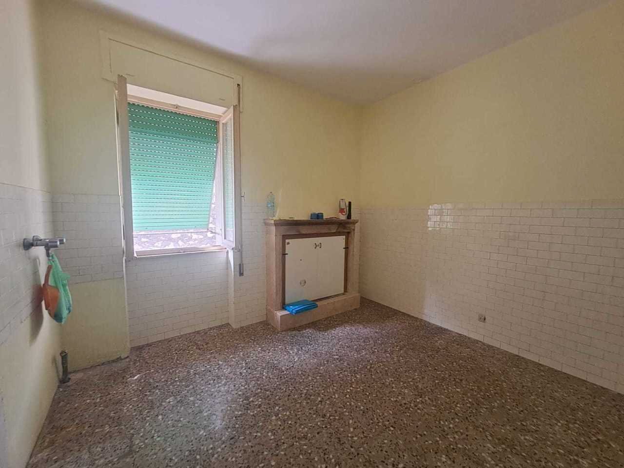 1 Cucina.jpeg - Villa Viale Kennedy, Guardea - foto 2