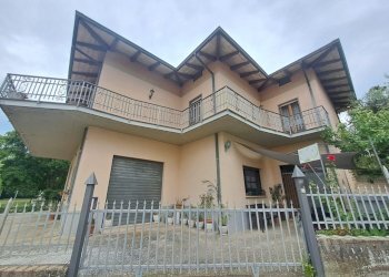 8 Facciata.jpeg - Villa Via Giacomo Puccini, Giove - foto 1