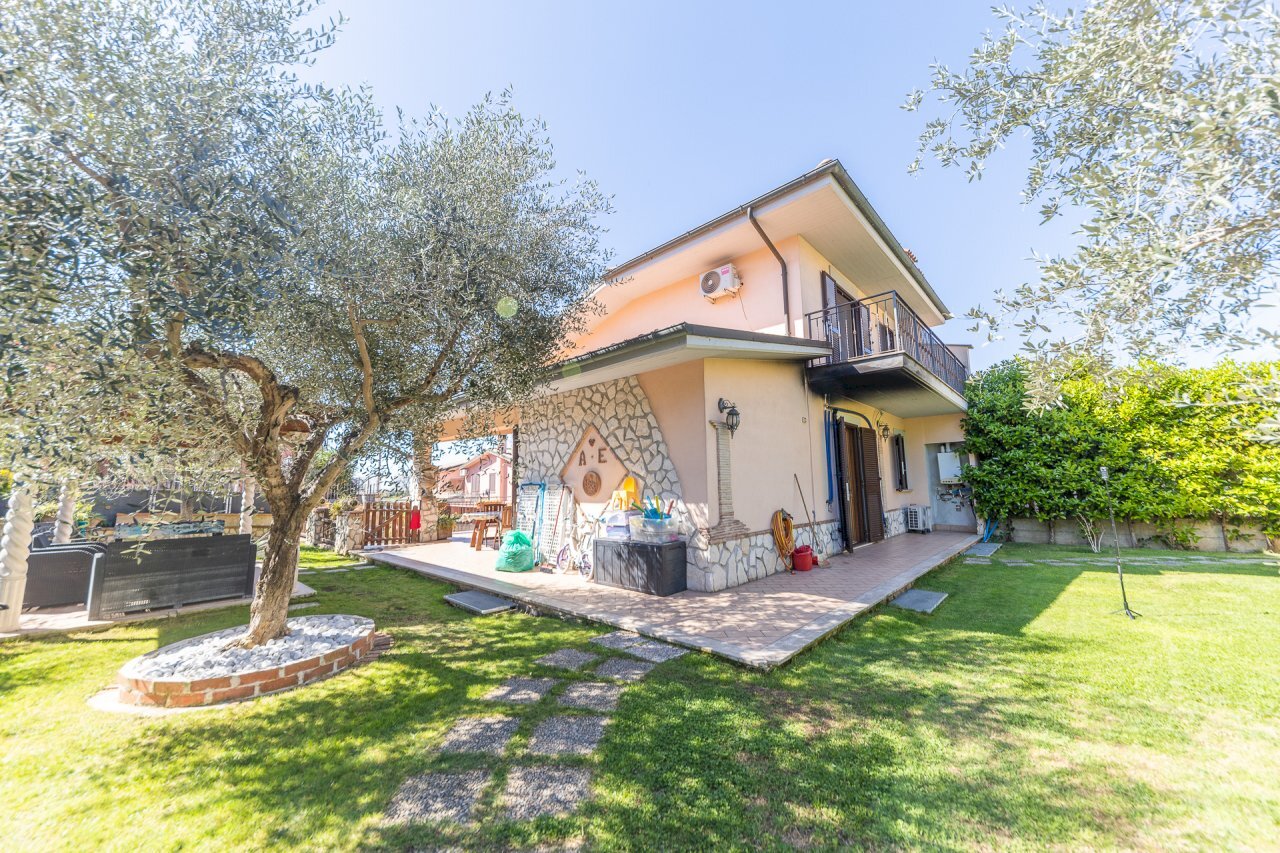 56.jpg - Villa Mentana - foto 1