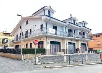 1.jpg - Trilocale Via Giovanni Bovio 2b, Guidonia Montecelio - foto 1