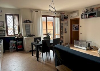 8.jpg - Trilocale Via Giovanni Bovio 2b, Guidonia Montecelio - foto 8