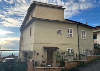 1.jpg - Villa Via delle Ringhiere 88, Guidonia Montecelio - foto 2
