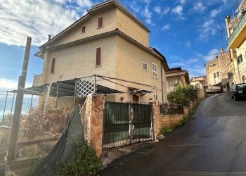 2.jpg - Villa Via delle Ringhiere 88, Guidonia Montecelio - foto 3