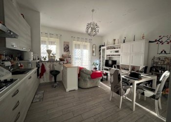 27.jpg - Villa Via delle Ringhiere 88, Guidonia Montecelio - foto 23