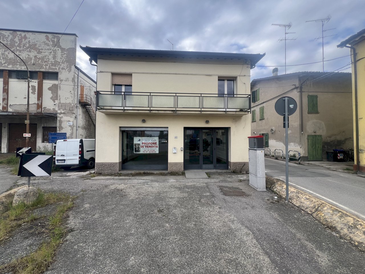 IMG_8010.jpg - Locale Commerciale Via Argini 2, Ravarino - foto 2