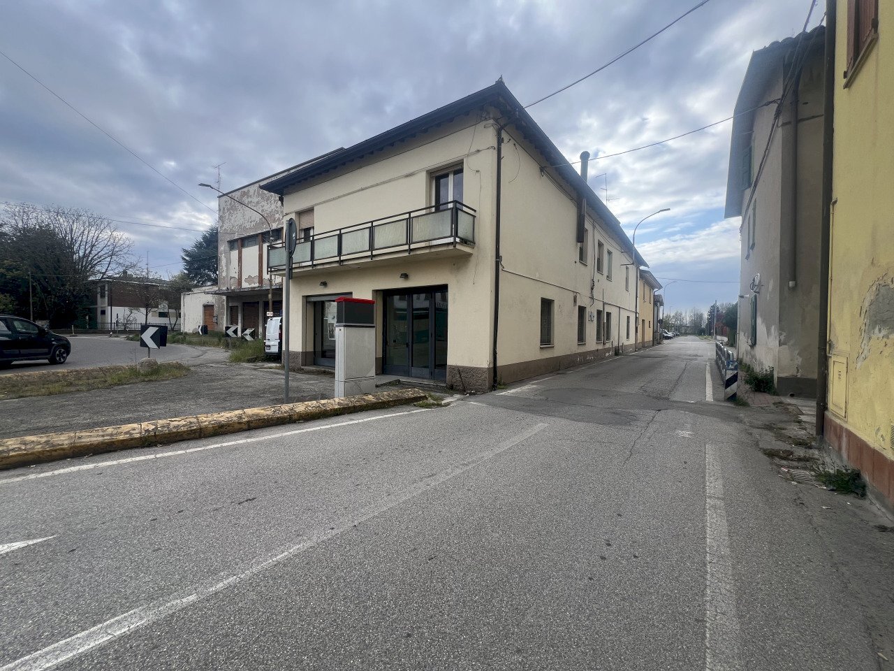 IMG_8011.jpg - Locale Commerciale Via Argini 2, Ravarino - foto 3