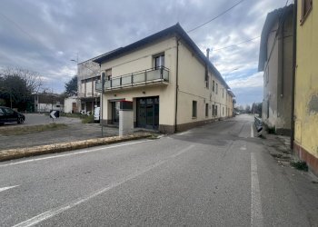 IMG_8011.jpg - Locale Commerciale Via Argini 2, Ravarino - foto 3