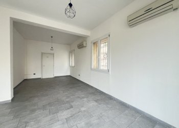 IMG_8015.jpg - Locale Commerciale Via Argini 2, Ravarino - foto 7