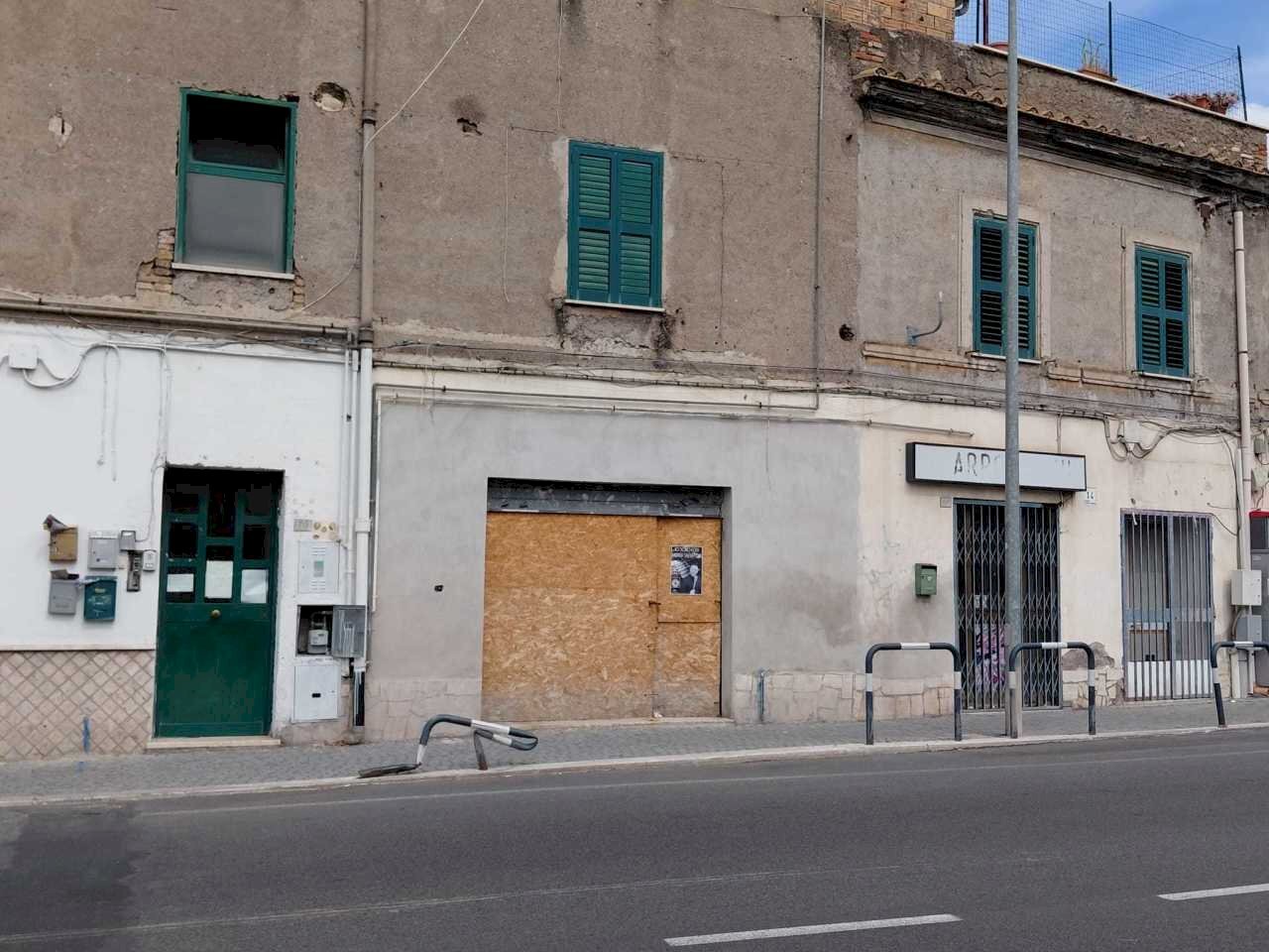 WhatsApp Image 2025-09-22 at 12.35.49 (2).jpeg - Locale Commerciale Via Nazionale Tiburtina 62, Tivoli - foto 3