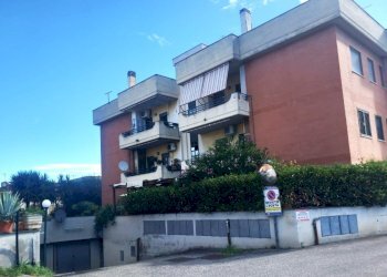 WhatsApp Image 2025-07-29 at 09.18.51 (2).jpeg - Box VIA LIBERTUCCI, Tivoli - foto 1