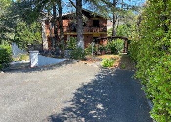 WhatsApp Image 2025-06-21 at 11.43.04 (1).jpeg - Villa via delle Azalee, San Polo dei Cavalieri - foto 5