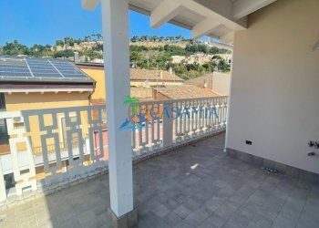 ATTICO classe A3 centro Grottammare Agenzia immobi - Villa Trifamiliare Grottammare - foto 1