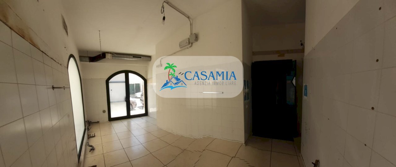 Locale commerciale San Benedetto Del Tronto Agenzi - Locale Commerciale San Benedetto del Tronto - foto 3