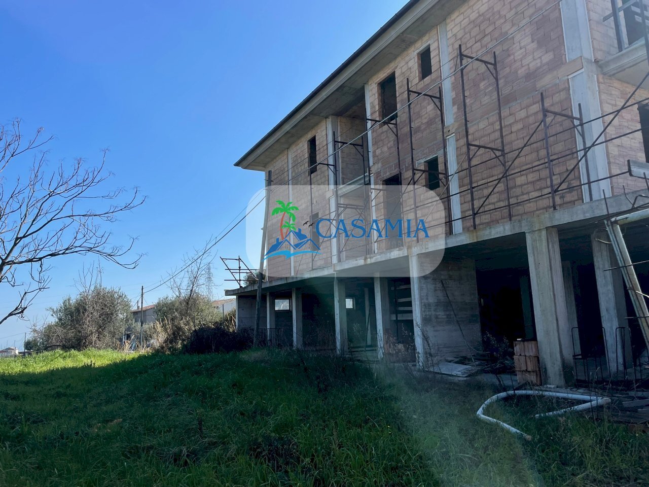 Palazzina al grezzo Massignano Agenzia immobiliare - Independent house Contrada Marezi 13, Massignano - photo 3