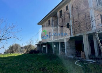 Palazzina al grezzo Massignano Agenzia immobiliare - Independent house Contrada Marezi 13, Massignano - photo 3