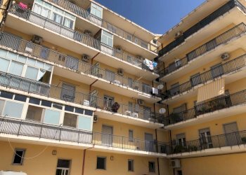 0c45cbec-73ca-4eec-9ab2-acab0243406a.jpg - Quadrilocale VIA FRANCESCO CRSIPI, Floridia - foto 2