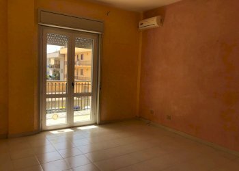 3dec8154-7417-4ab0-a756-9832ada3a2b7.jpg - Quadrilocale VIA FRANCESCO CRSIPI, Floridia - foto 12