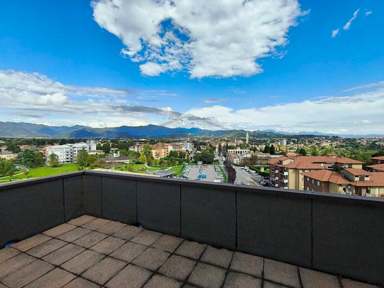 WhatsApp Image 2025-09-23 at 15.27.37 (3).jpeg - Attico Via Roma 80, Ponte San Pietro - foto 2