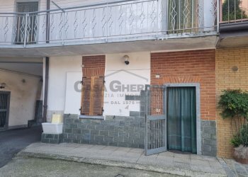 WhatsApp Image 2025-09-03 at 10.17.07 (1).jpeg - Portion of a house Via Gaetano Donizetti 19, Bonate Sotto - photo 1