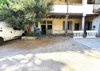 ESTERNO SOTTO.jpeg - Rustic Villa d'Adda - photo 7