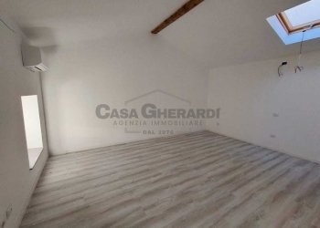 WhatsApp Image 2025-10-24 at 16.31.31 (2).jpeg - Trilocale Via Vittorio Emanuele II, Ponte San Pietro - foto 7