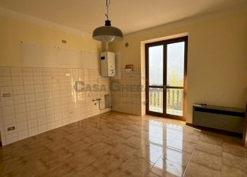 WhatsApp Image 2025-03-10 at 18.04.19 (1).jpeg - Trilocale Via Santa Geltrude Comensoli, Rota d'Imagna - foto 3