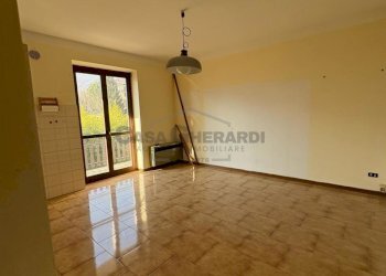 WhatsApp Image 2025-03-10 at 18.04.19.jpeg - Trilocale Via Santa Geltrude Comensoli, Rota d'Imagna - foto 12